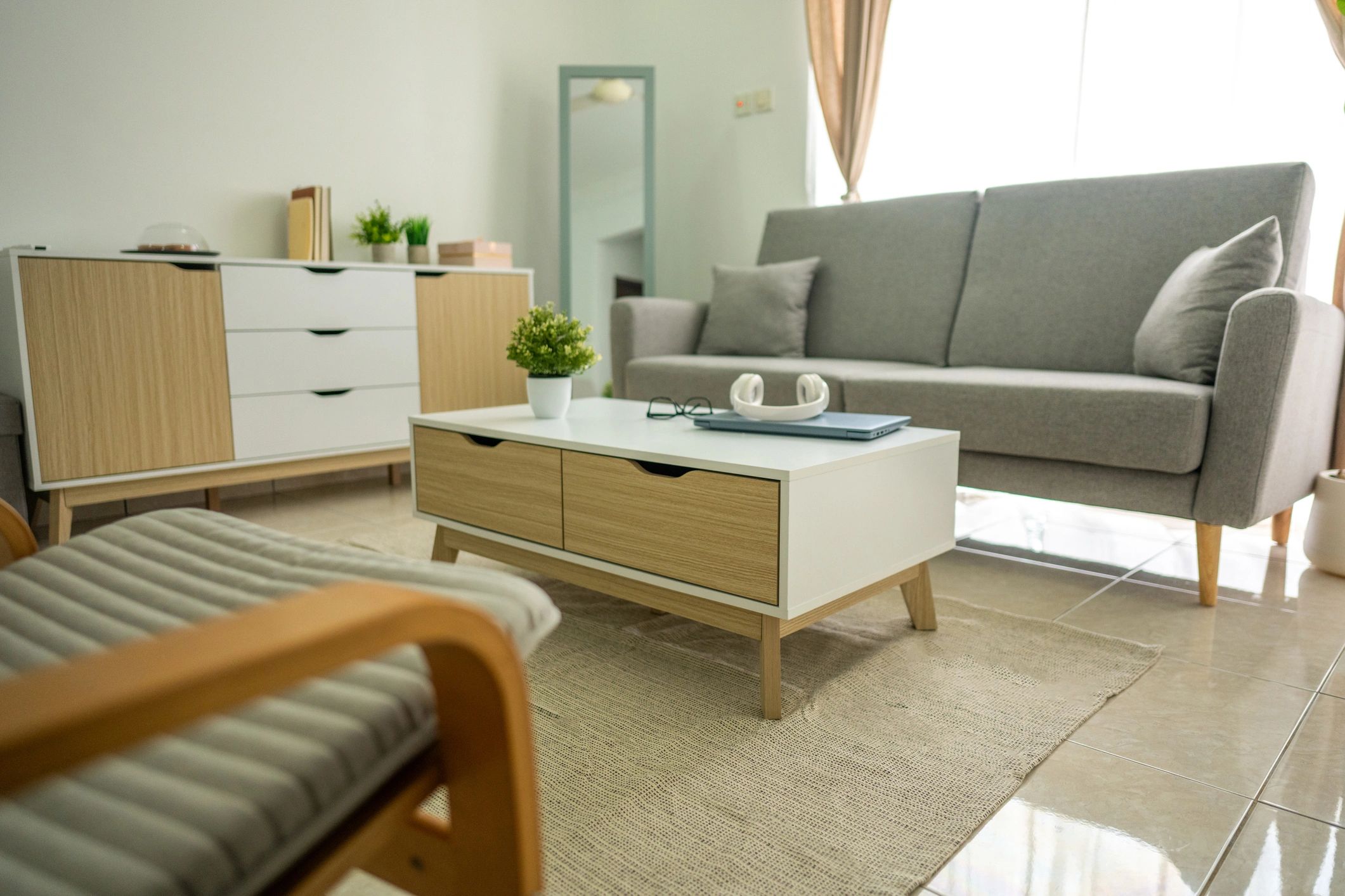 Bright, tidy living room in a well-kept home